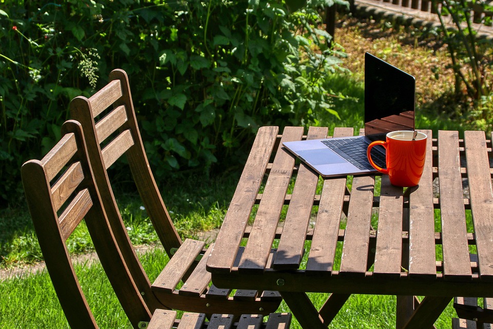 Bureau de jardin : idéal pour concilier vie personnelle et professionnelle Bureau de jardin : idéal pour concilier vie personnelle et professionnelle