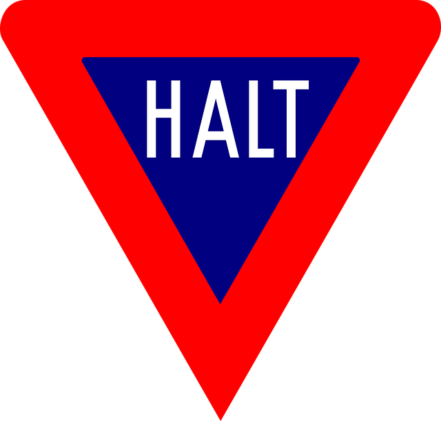 Free halt stop sign vector