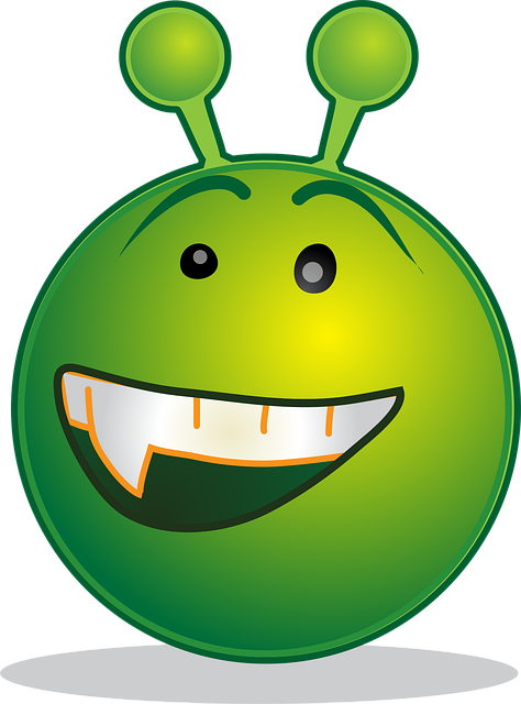 Free alien smiley design vector
