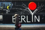 east side gallery, berlin, structures