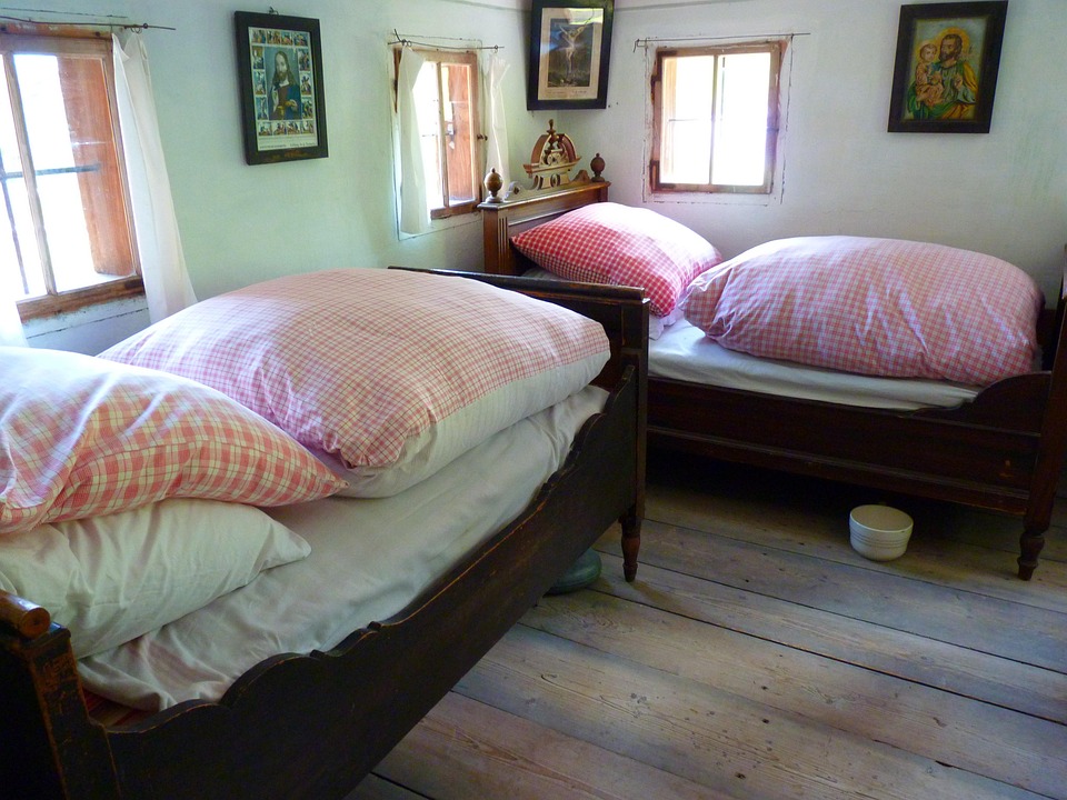 Kostenloses foto: bett, betten, schlafzimmer kostenloses bild ...