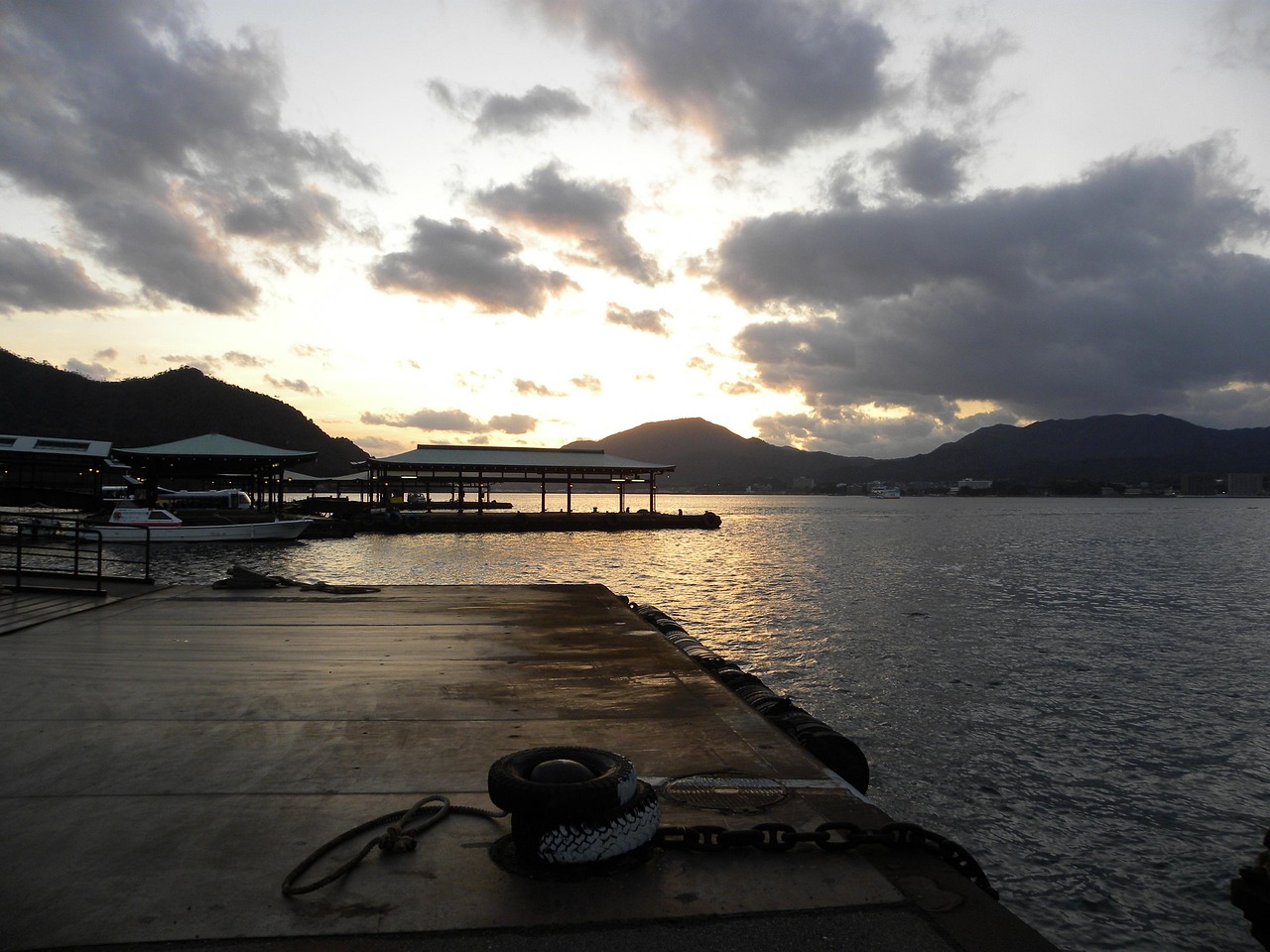 sea-55559_1280.jpg