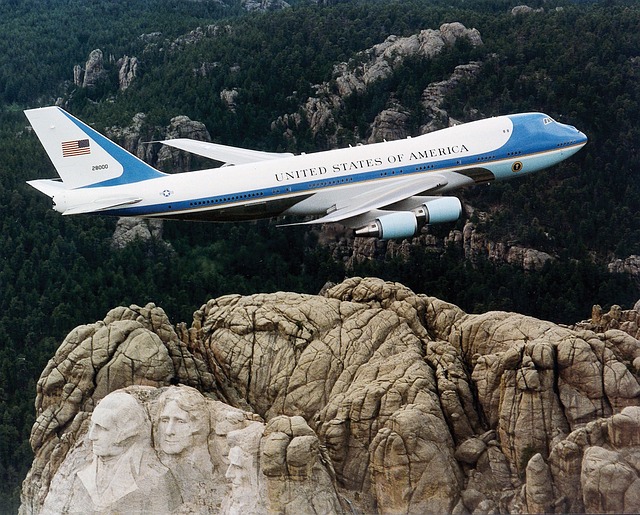 president machine, plane, air force one, mount rushmore, boeing, vc 25a, united states, usa, president, america, flying, command center, mount rushmore, mount rushmore, mount rushmore, mount rushmore, mount rushmore, president