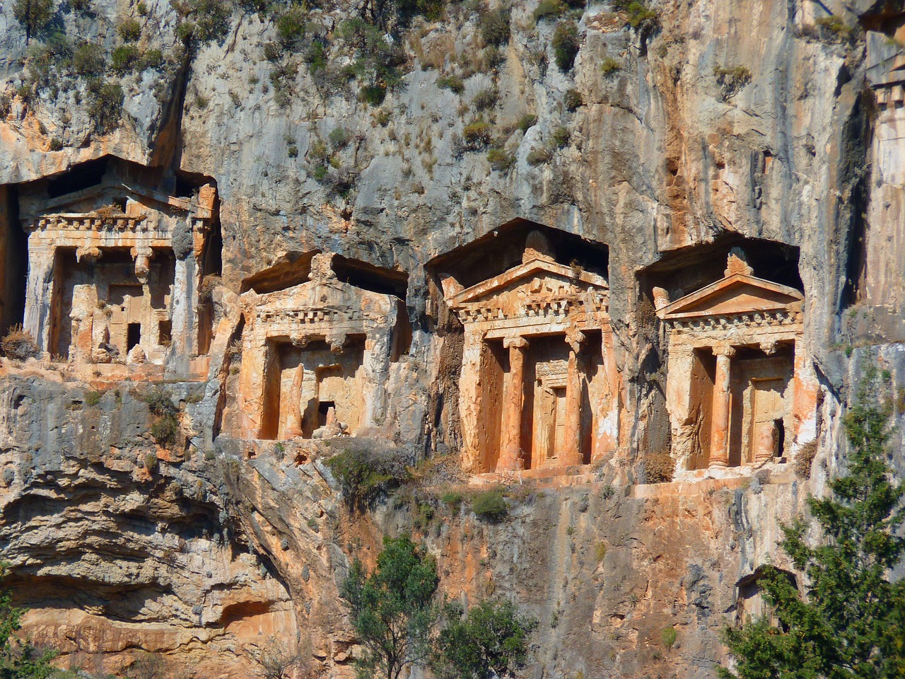 Tembil Rok Image Rock Tombs Temple Columns Cave - Free photo on Pixabay