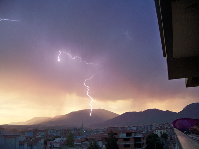 Free Lightning Sailor photo and picture