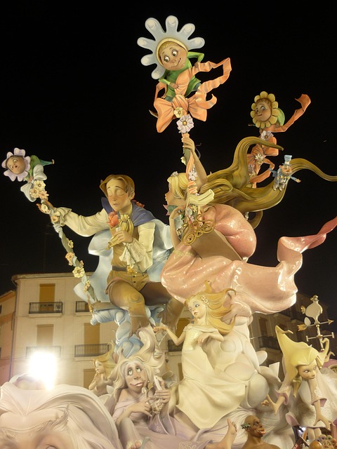 Free Statue Ninot photo and picture