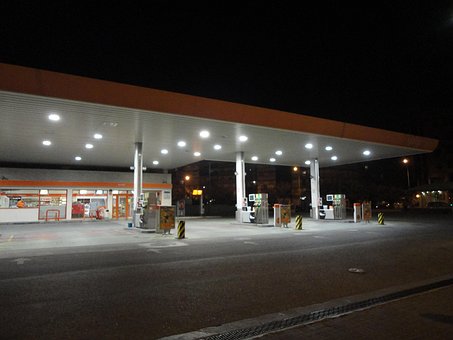 Free Gasilinera Night photo and picture