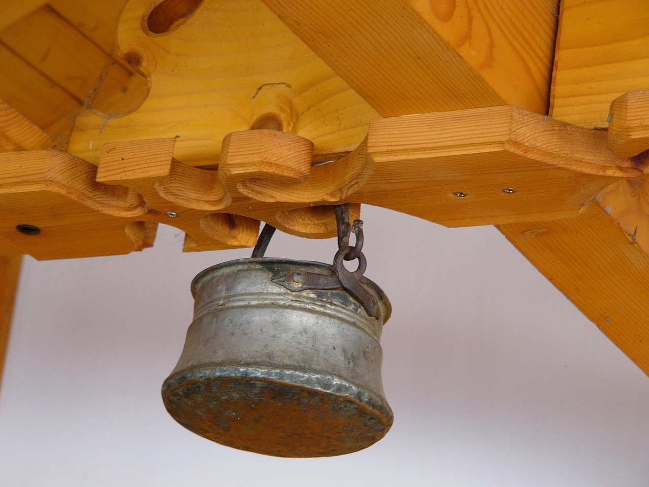 Caldron - free online jigsaw puzzle photo