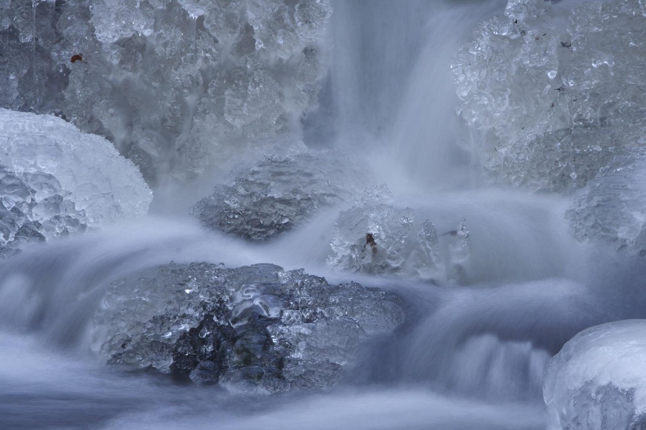 Waterfall - free online jigsaw puzzle photo