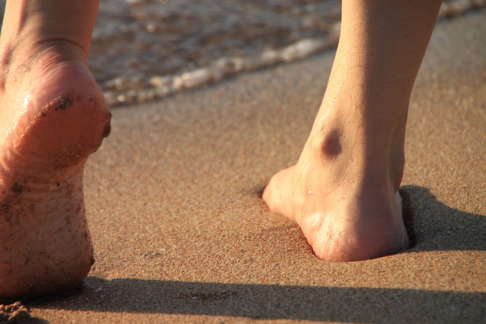 barefoot-87879_960_720.jpg