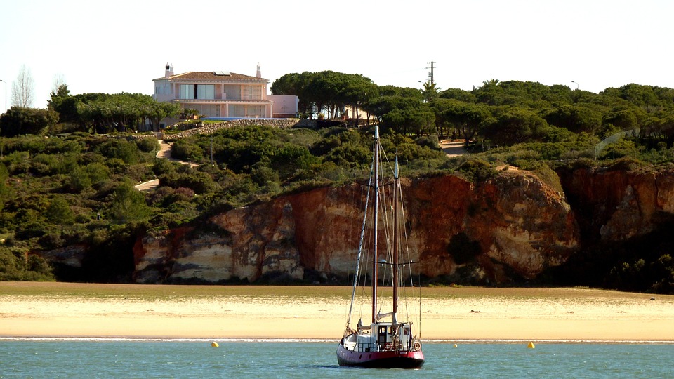 Hidden Gems of the Algarve: Explore the Best Coastal Towns