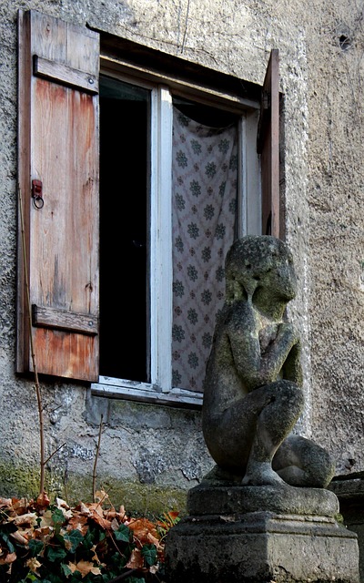 Free Window Statue photo and picture