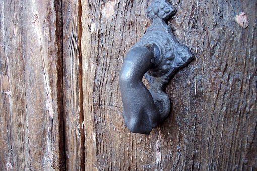 Free Doorknocker Door photo and picture
