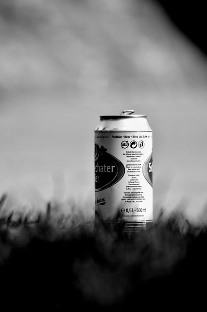 Plechovka, Pivo, Tráva