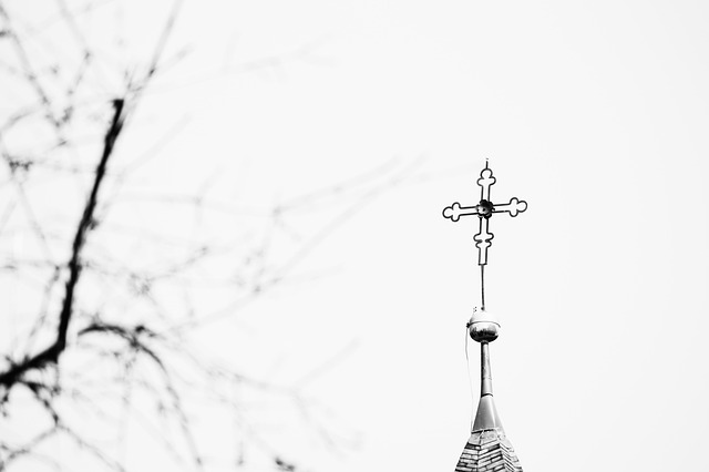 Kríž, Kostol, Symbol, Budova