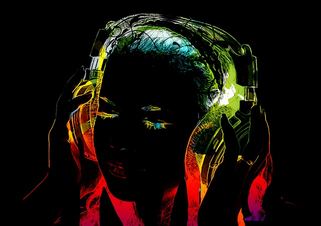 Free girl headphones grades illustration