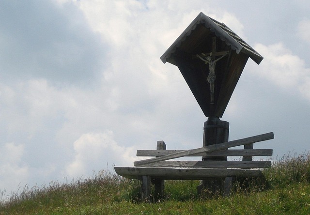 Free Wayside Cross Bank photo and picture