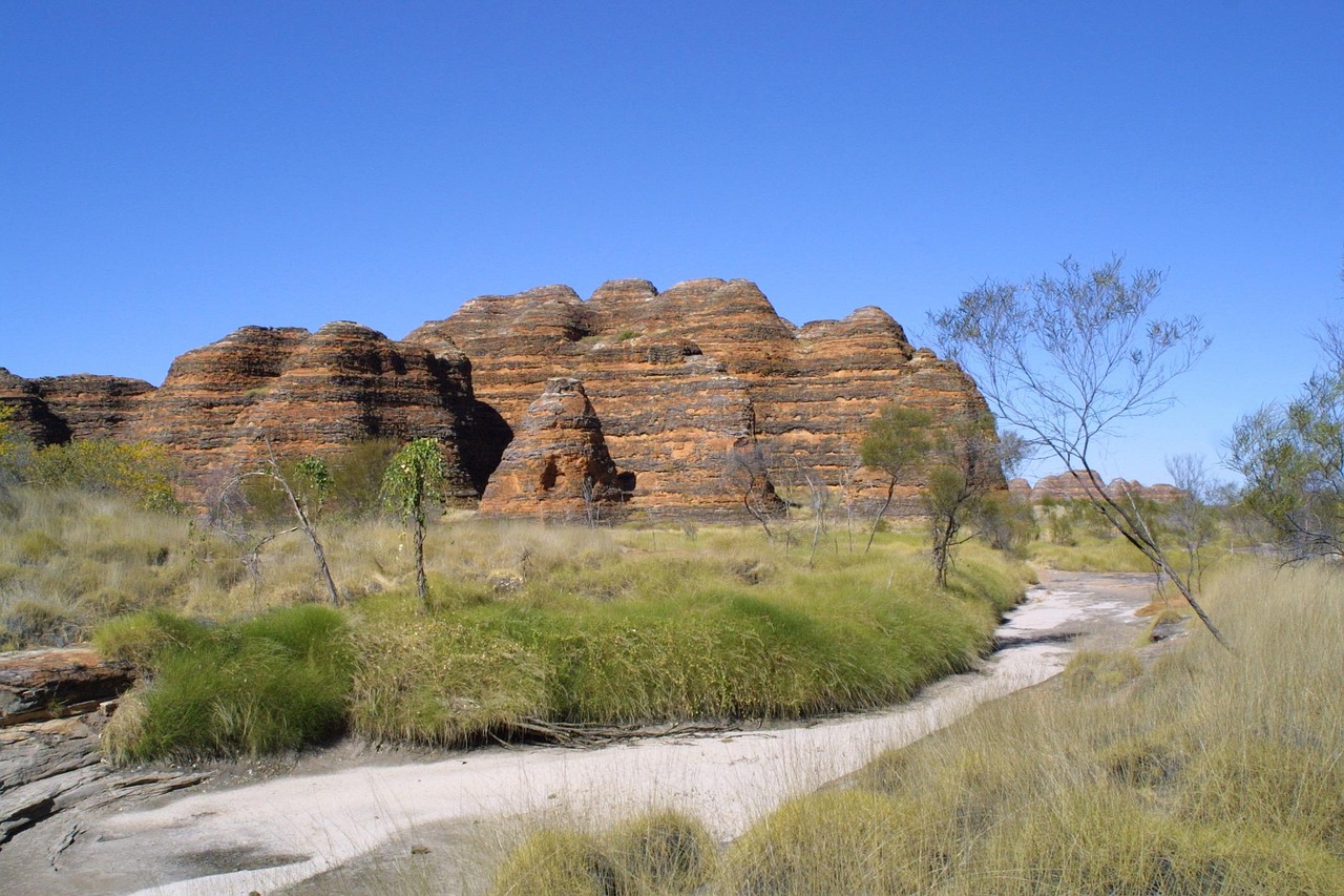 Mulka's Cave and Gnamma Walk Trail
