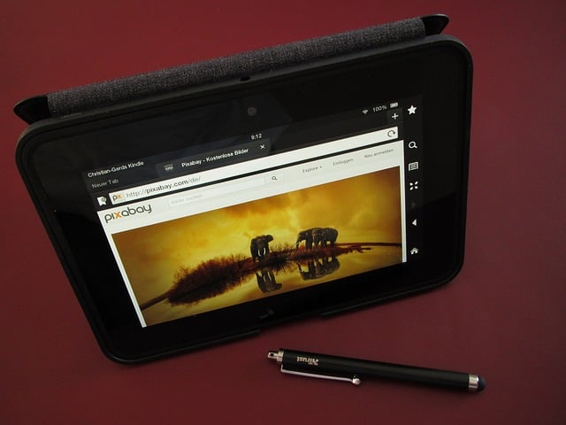Free ebook kindle monitor illustration