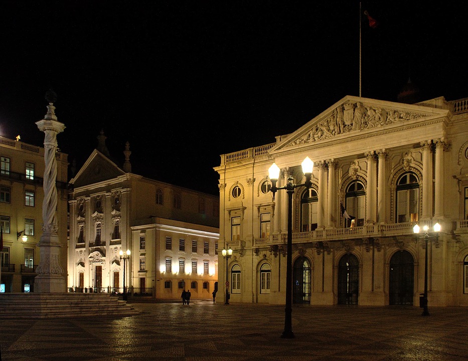 From Mourning to Celebration: The Evolution of Fado in Lisbon