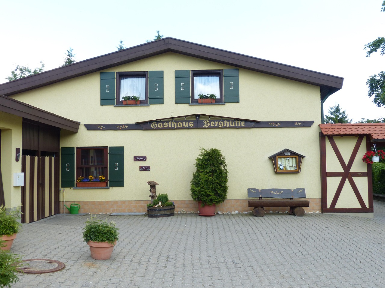 inn, business, stop by, meal, drink, guest house chalet, animal in gene, restaurant
