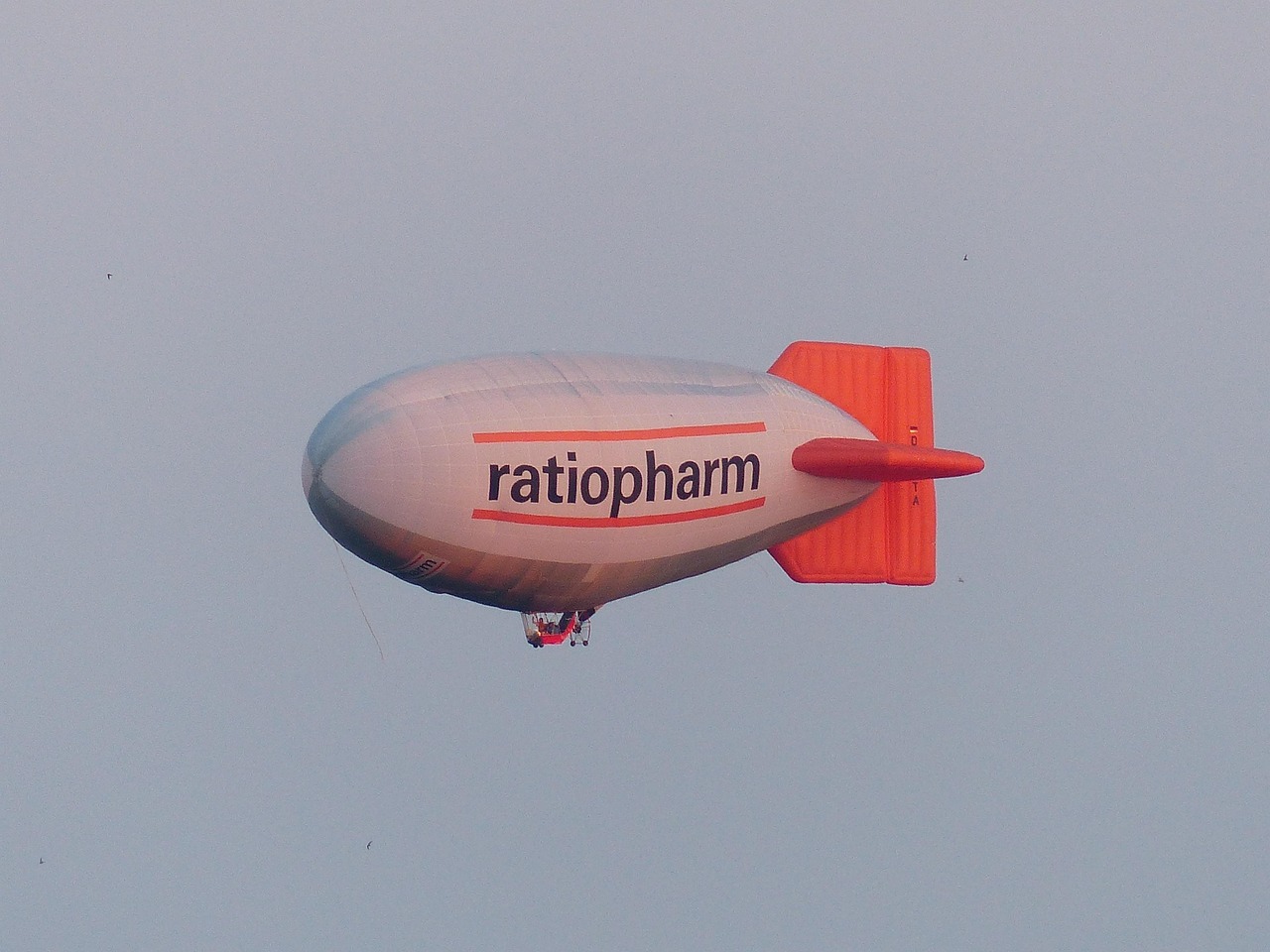 Zeppelin - free online jigsaw puzzle photo