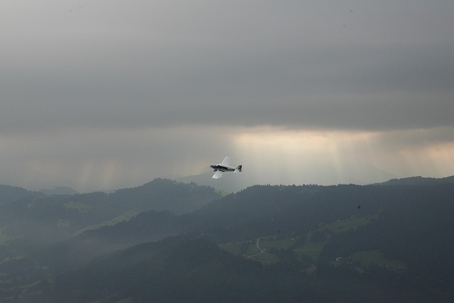 Free Plane Flying photo and picture