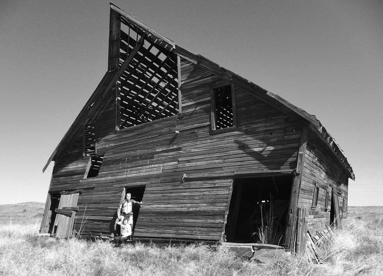 Old Barn - free online jigsaw puzzle photo