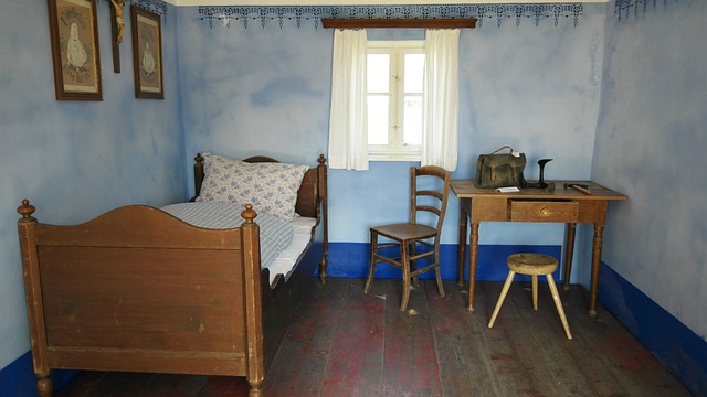 Free Bed Antique photo and picture