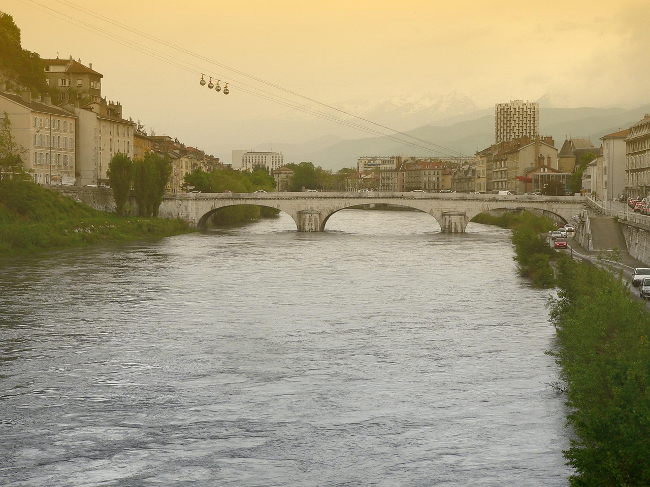 Grenoble - free online jigsaw puzzle photo