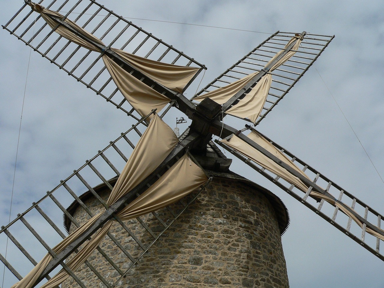 Windmill - free online jigsaw puzzle photo