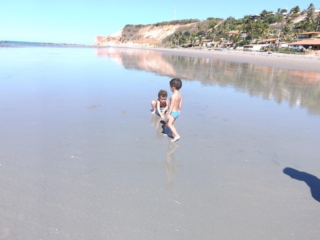 Free Round Children photo and picture
