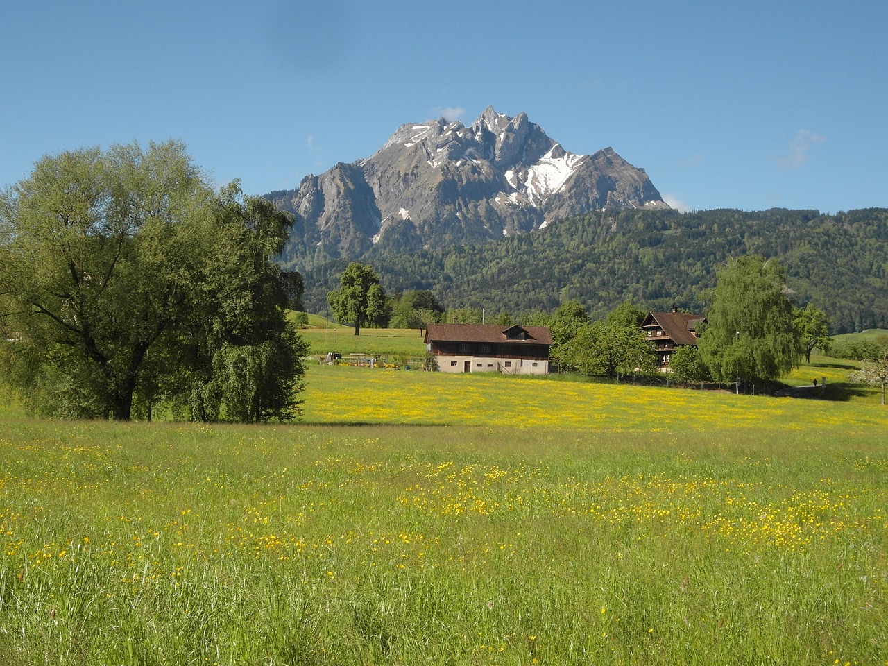 Blick auf den Pilatus – sichtbar von Zug und Cham