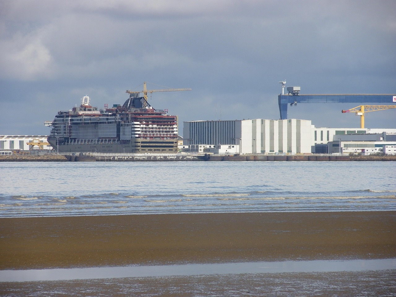 Shipyard - free online jigsaw puzzle photo