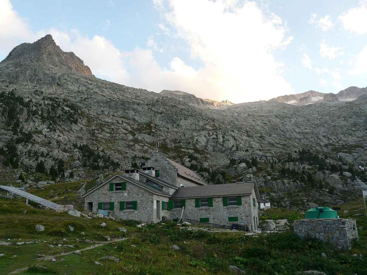 Download free HD stock image of Hut Nature Free Hut Nature photo and picture