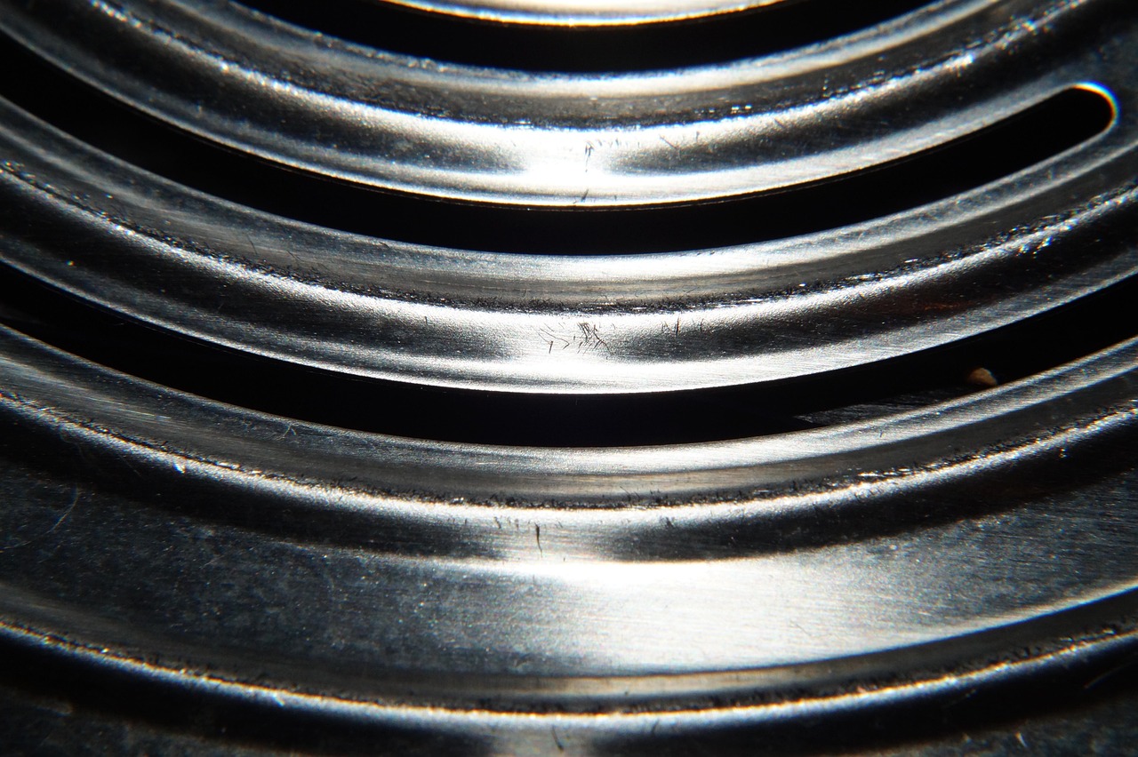 metal, evenly metallic, smooth, noble dark