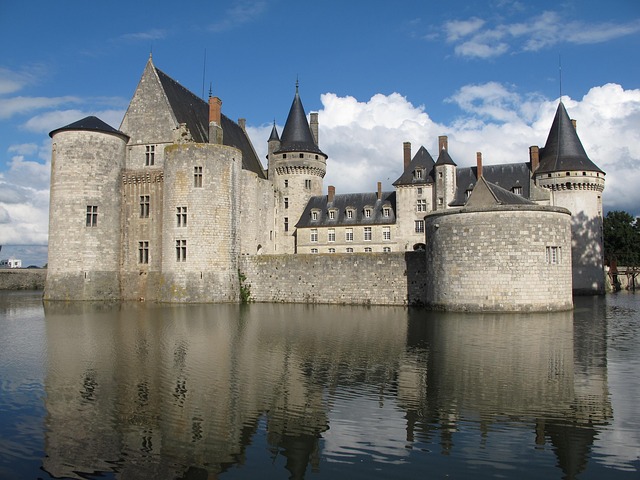 Château Di De Sully Sur Loire
