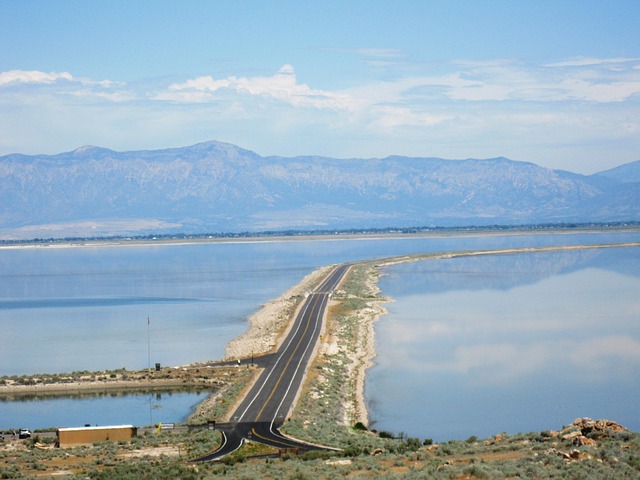 Free Causeway Salt Lake photo and picture
