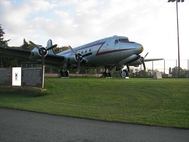 Free Air Bridge Plane photo and picture