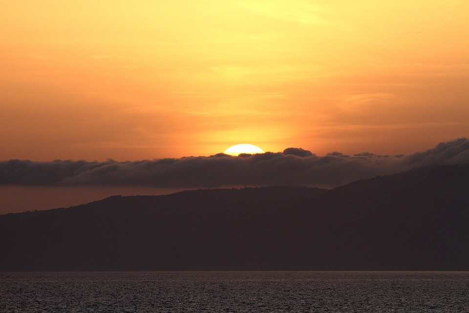 sunset-202288_960_720.jpg