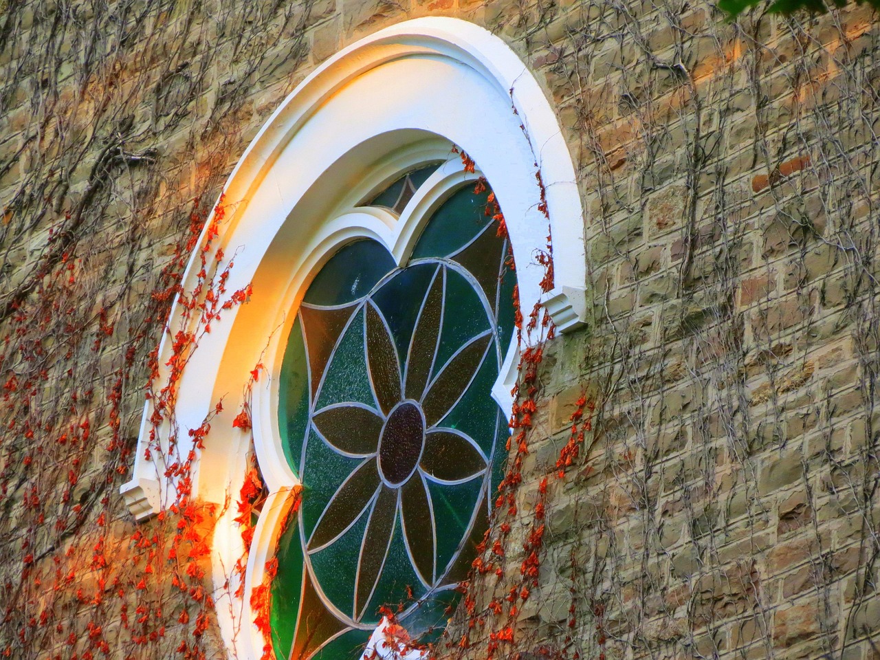 Church - free online jigsaw puzzle photo