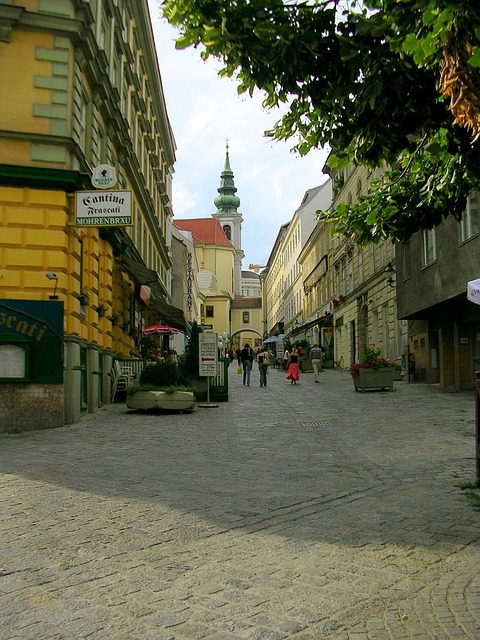 Wien, Mariahilf, Kirke