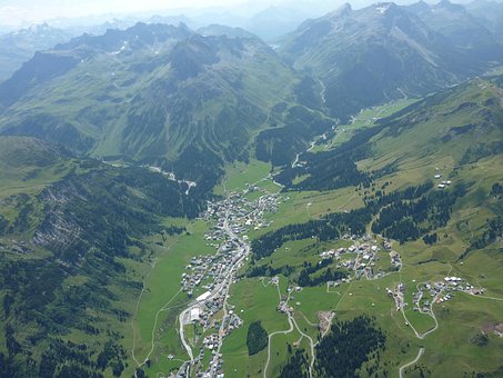 paragliding-225428__340.jpg