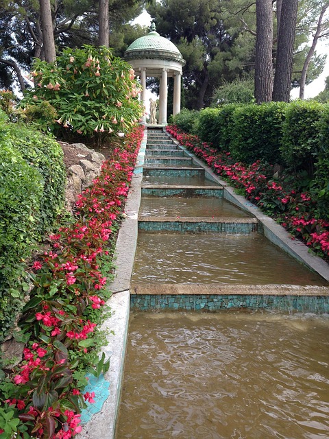 Free Villa Rothschild Gardens photo and picture