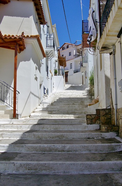 Free Alley Pilos photo and picture