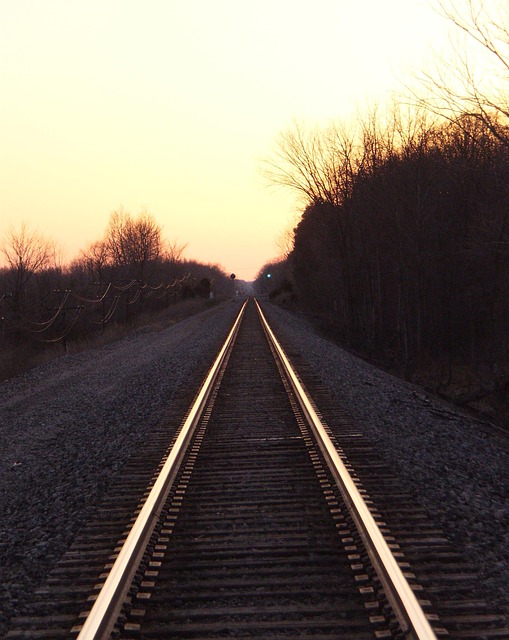 Eisenbahnschienen, Sonnenuntergang