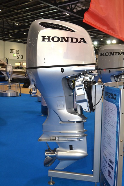 Free Outboard Motor Boat photo and picture