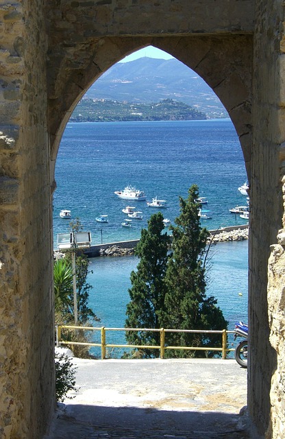 Free Castle Gate Pilos photo and picture