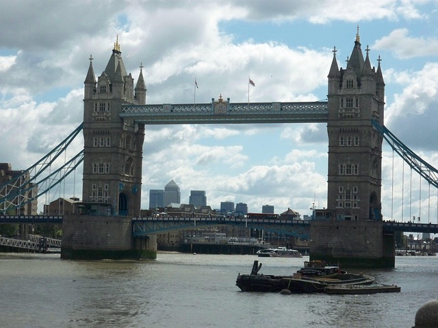 Free London Thames photo and picture