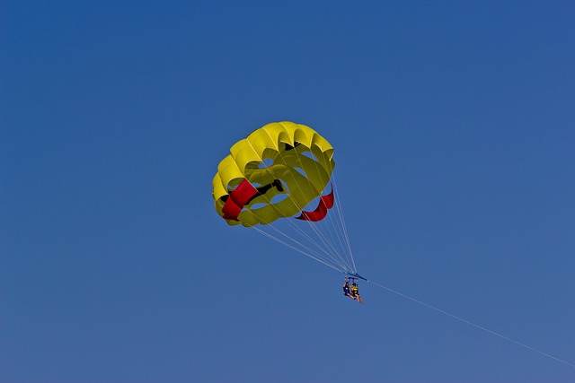 Free Parasailing Flying photo and picture